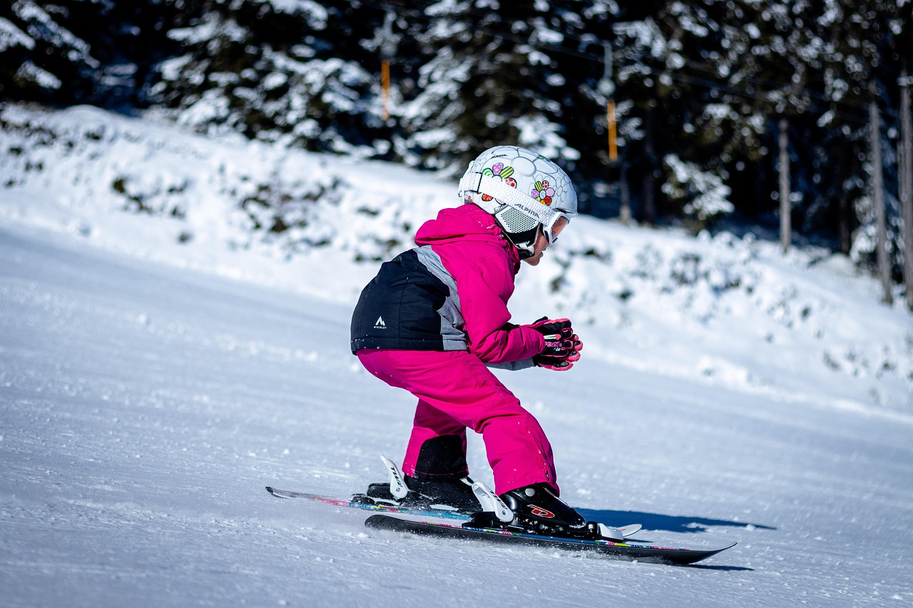 skiing, child, nature, sporty, winter sports, young, winter, fun, little girl, ski, childhood, snow, snowy, slope, ski slope, winter clothes, winter clothing